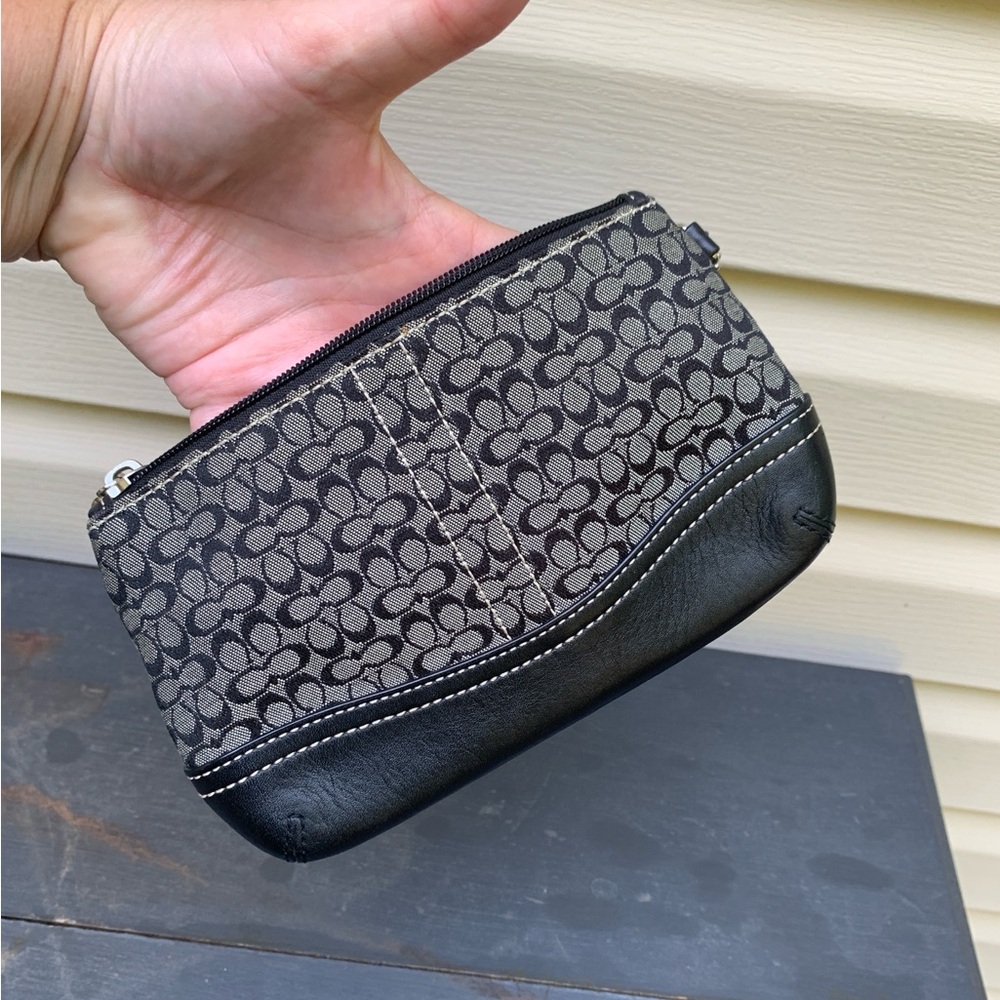 COACH Black Grey Signature C fabric Wristlet Tag Leather Clean - Picture 7 of 7